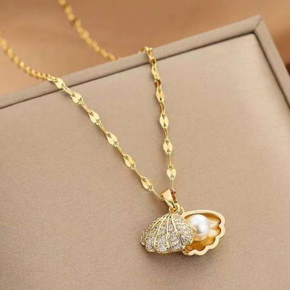Gold Shell Pendant Necklace, Cubic Zirconia Shell Necklace, Pearl Clam Necklace